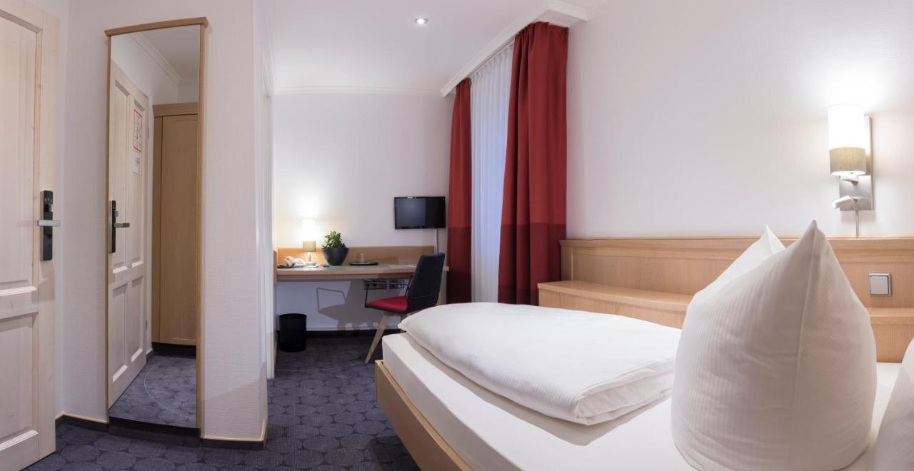 Hotel Weisses Ross Эльстерверда Экстерьер фото